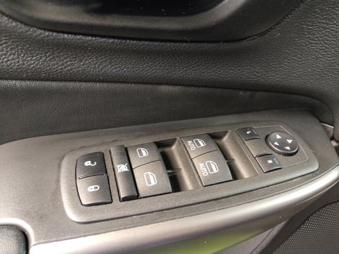 Used 2022 Jeep Cherokee Latitude Lux AWD/4WD image 27