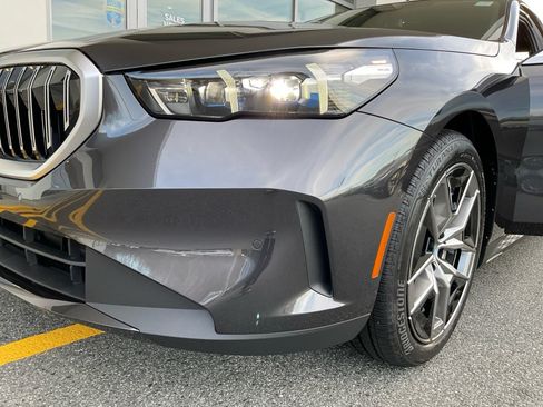 Certified 2026 BMW 530i xDrive w/ Premium Package AWD/4WD image 25