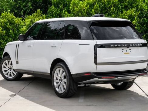 New 2026 Land Rover Range Rover Long Wheelbase SE AWD/4WD image 12