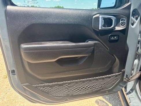 Used 2024 Jeep Wrangler Unlimited Rubicon AWD/4WD image 17