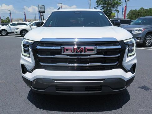 Used 2025 GMC Terrain Elevation w/ Elevation Premium Package FWD image 9