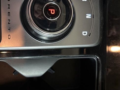Used 2022 Kia Sorento SX AWD/4WD image 16