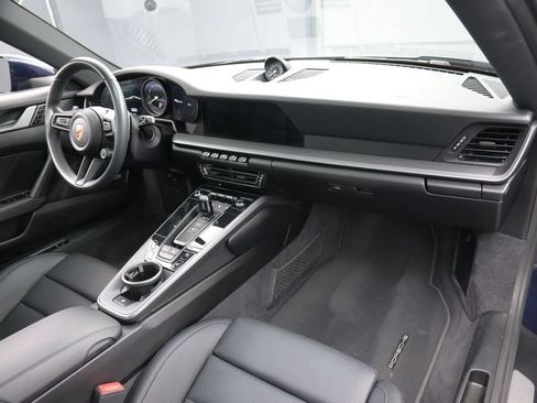 Certified 2020 Porsche 911 Carrera RWD image 27