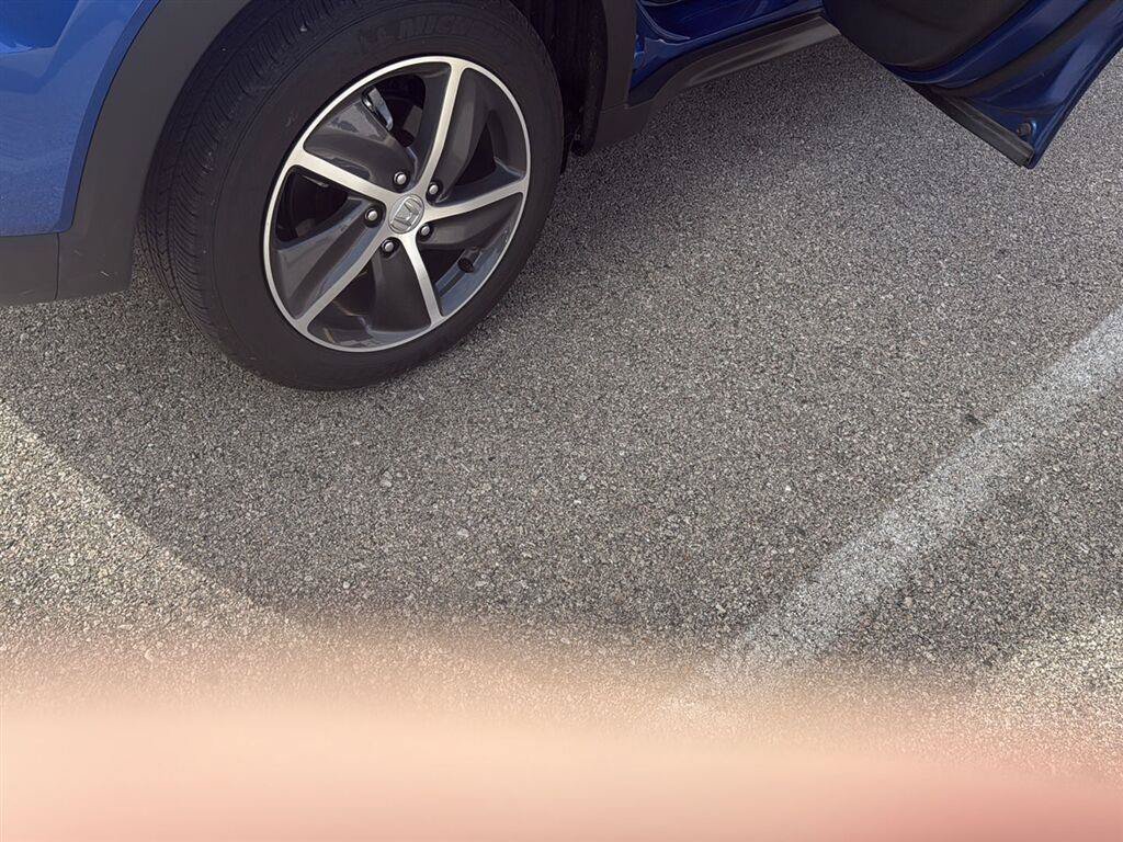 Used 2022 Honda HR-V EX image 15