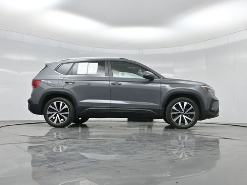 Used 2023 Volkswagen Taos SE w/ Panoramic Sunroof Package AWD/4WD image 47