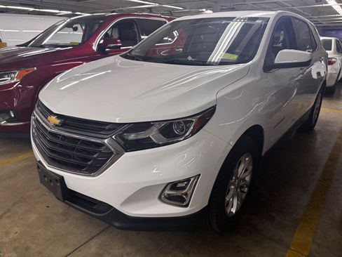 Used 2018 Chevrolet Equinox LT AWD/4WD image 2