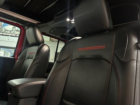 Used 2023 Jeep Wrangler Unlimited Rubicon w/ LED Lighting Group AWD/4WD image 11