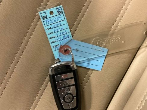 Used 2019 Ford Edge SEL w/ Equipment Group 201A AWD/4WD image 37