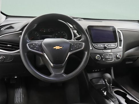 Used 2021 Chevrolet Malibu LS FWD image 9