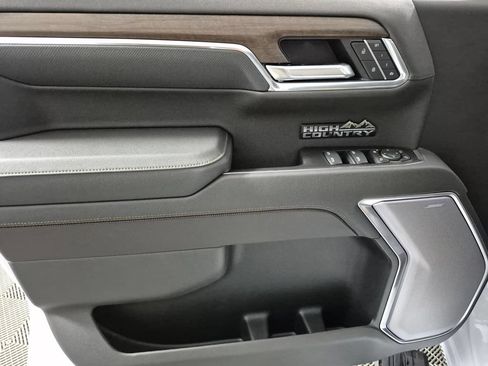 New 2026 Chevrolet Silverado 1500 High Country w/ Technology Package AWD/4WD image 15