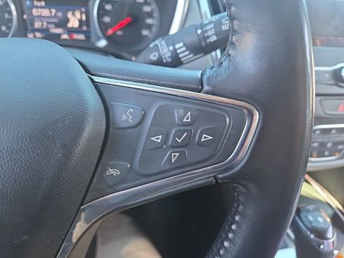 Used 2020 Chevrolet Equinox LT image 17