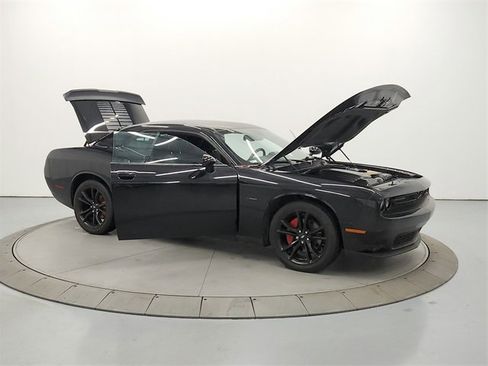 Used 2017 Dodge Challenger R/T w/ Blacktop Package image 9