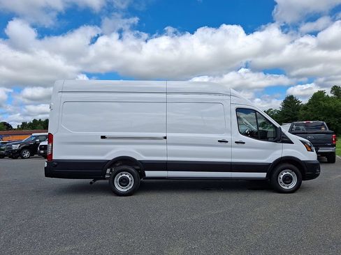 Used 2024 Ford Transit 250 148 High Roof Extended w/ Load Area Protection Package RWD image 7