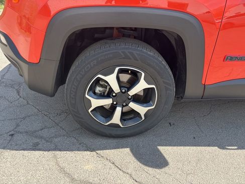 Used 2021 Jeep Renegade Trailhawk w/ Sun & Sound Group AWD/4WD image 11
