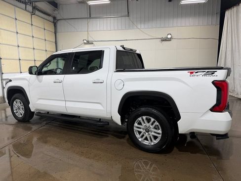 Used 2025 Toyota Tundra SR5 AWD/4WD image 10