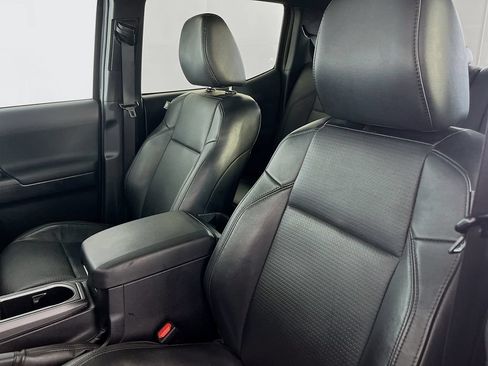 Used 2021 Toyota Tacoma TRD Sport AWD/4WD image 28
