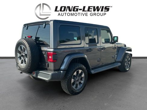 Used 2018 Jeep Wrangler Unlimited Sahara AWD/4WD image 7