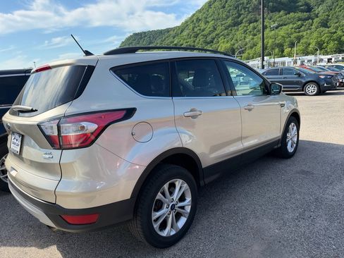Used 2018 Ford Escape SEL AWD/4WD image 3