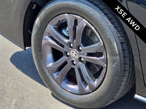 Used 2025 Toyota Sienna XSE AWD/4WD image 12