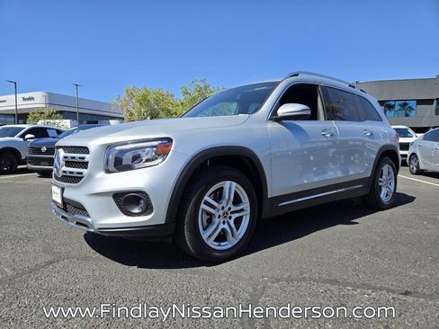 Used 2020 Mercedes-Benz GLB 250 w/ Premium Package image 2