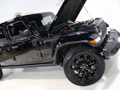 Used 2024 Jeep Gladiator Sport AWD/4WD image 69