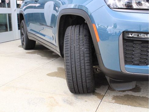 Used 2026 Jeep Grand Cherokee Limited w/ Limited Altitude Package AWD/4WD image 38