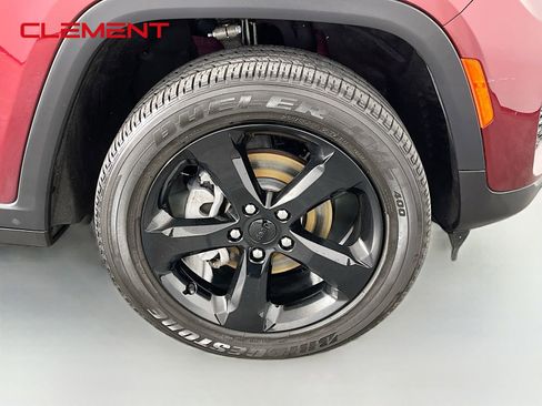 Used 2023 Jeep Grand Cherokee Altitude AWD/4WD image 38