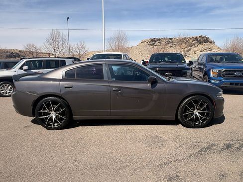 Used 2015 Dodge Charger SE w/ Popular Equipment Group image 6