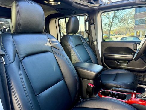 Used 2021 Jeep Gladiator Sport AWD/4WD image 33