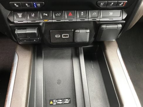 Used 2023 GMC Sierra 3500 Denali image 21