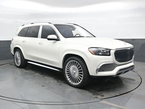 Used 2023 Mercedes-Benz Maybach GLS 600 4MATIC image 6