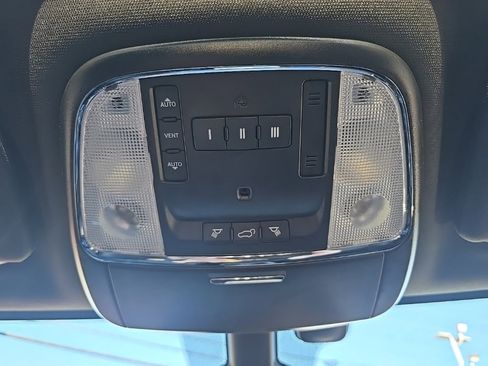 Certified 2021 Jeep Grand Cherokee Limited image 32