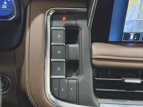 Used 2023 Chevrolet Tahoe High Country w/ Premium Package 2 image 19