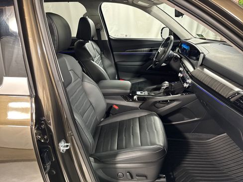 Used 2025 Kia Telluride SX Prestige AWD/4WD image 30