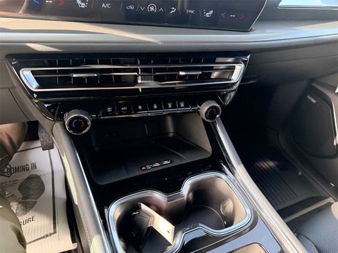 New 2026 Chevrolet Traverse LT w/ Enhanced Driving Package image 19