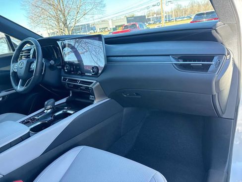 Used 2024 Lexus RX 350 Premium image 16