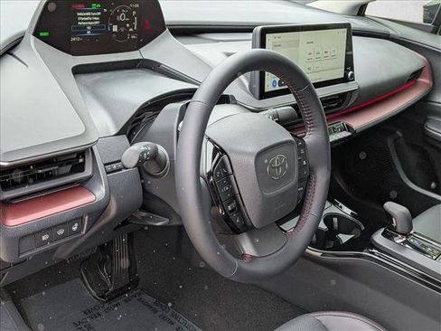 Used 2026 Toyota Prius Plug-In Hybrid FWD image 10