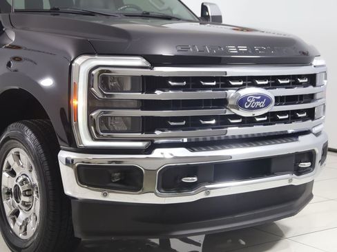 Used 2023 Ford F250 Lariat w/ Lariat Ultimate Package AWD/4WD image 39