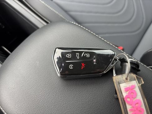 Used 2026 Volkswagen Tiguan SE AWD/4WD image 26