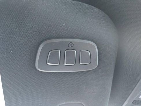 Used 2018 Lincoln Continental Select w/ Continental Climate Package image 28