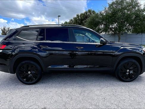 Certified 2024 Volkswagen Atlas SE w/ Black Wheel Package FWD image 4