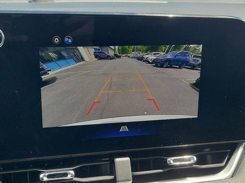 Used 2025 Chevrolet Equinox LT FWD image 29