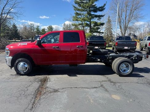 New 2026 RAM 3500 Tradesman w/ Chrome Appearance Group A AWD/4WD image 7