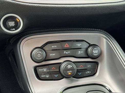 Used 2023 Dodge Challenger GT image 29