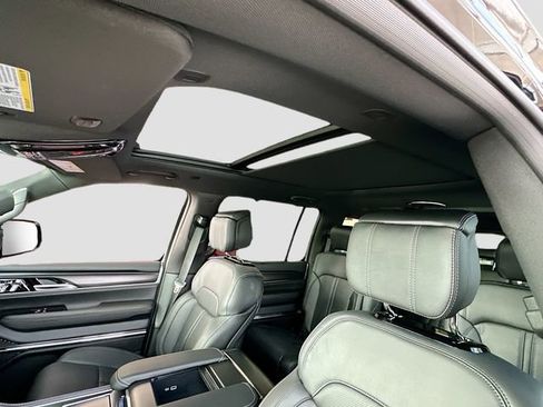 New 2026 Jeep Grand Wagoneer Summit w/ Premium Group III AWD/4WD image 22