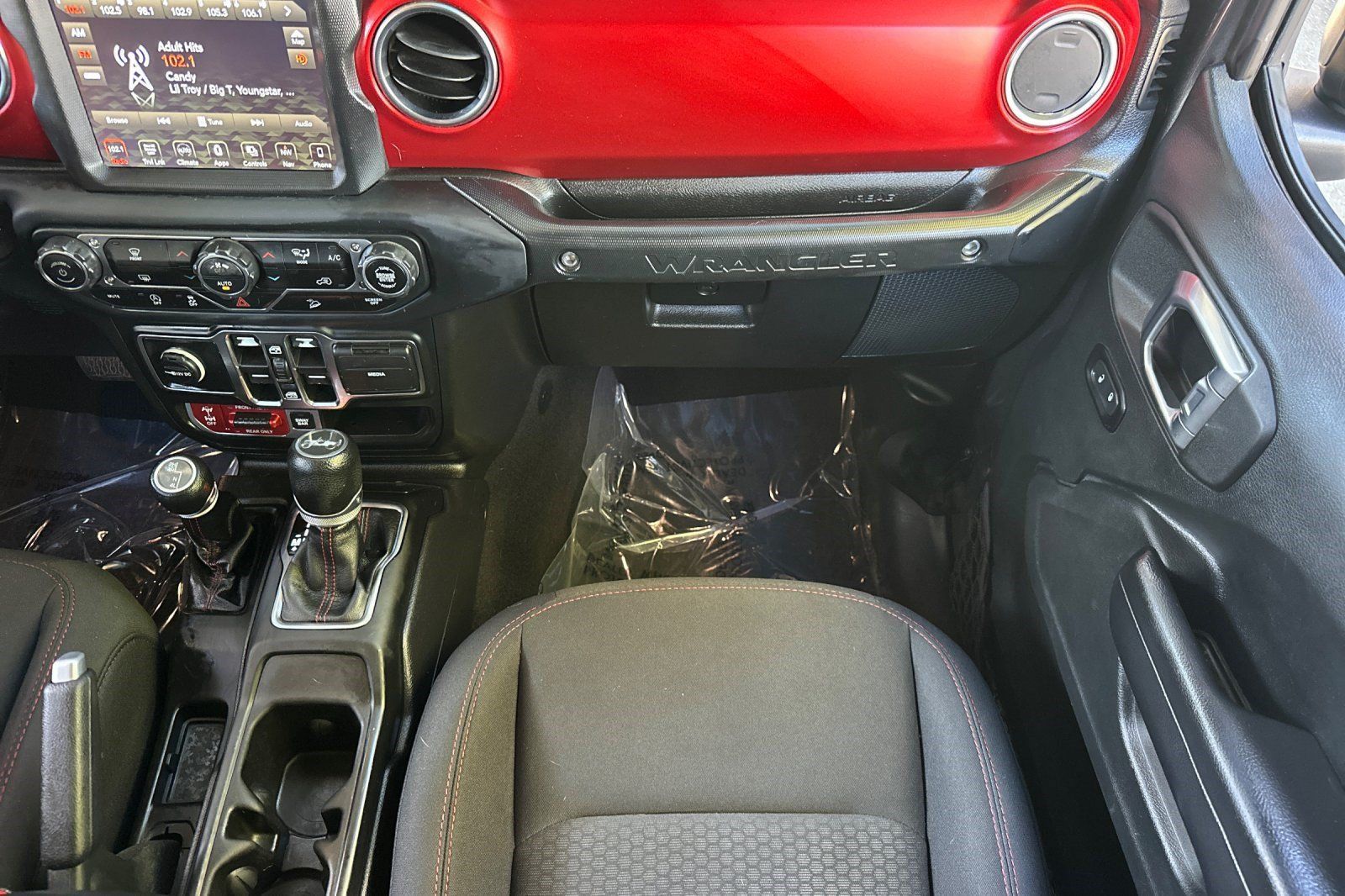 Used 2018 Jeep Wrangler Unlimited Rubicon AWD/4WD image 34