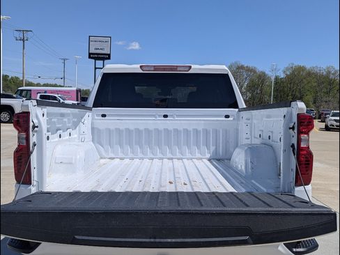 Used 2025 Chevrolet Silverado 1500 Custom image 15