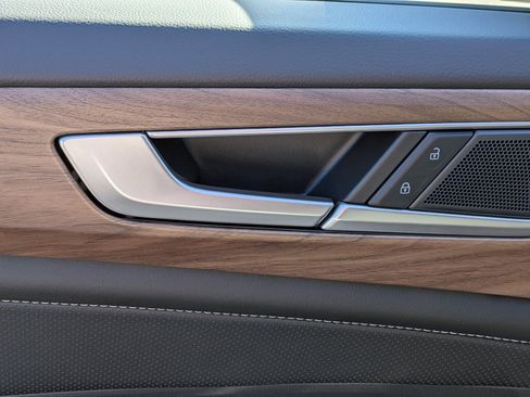 New 2026 Volkswagen Atlas SE image 12