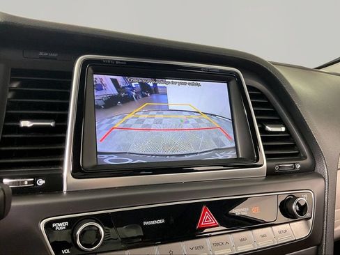 Used 2019 Hyundai Sonata Limited w/ Ultimate Package 02 FWD image 13