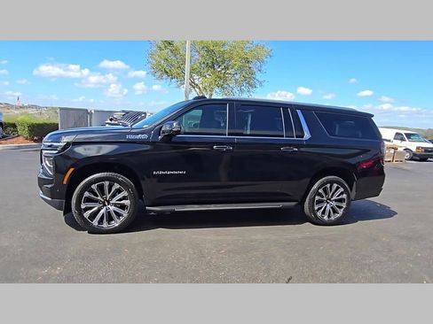 New 2026 Chevrolet Suburban High Country image 21